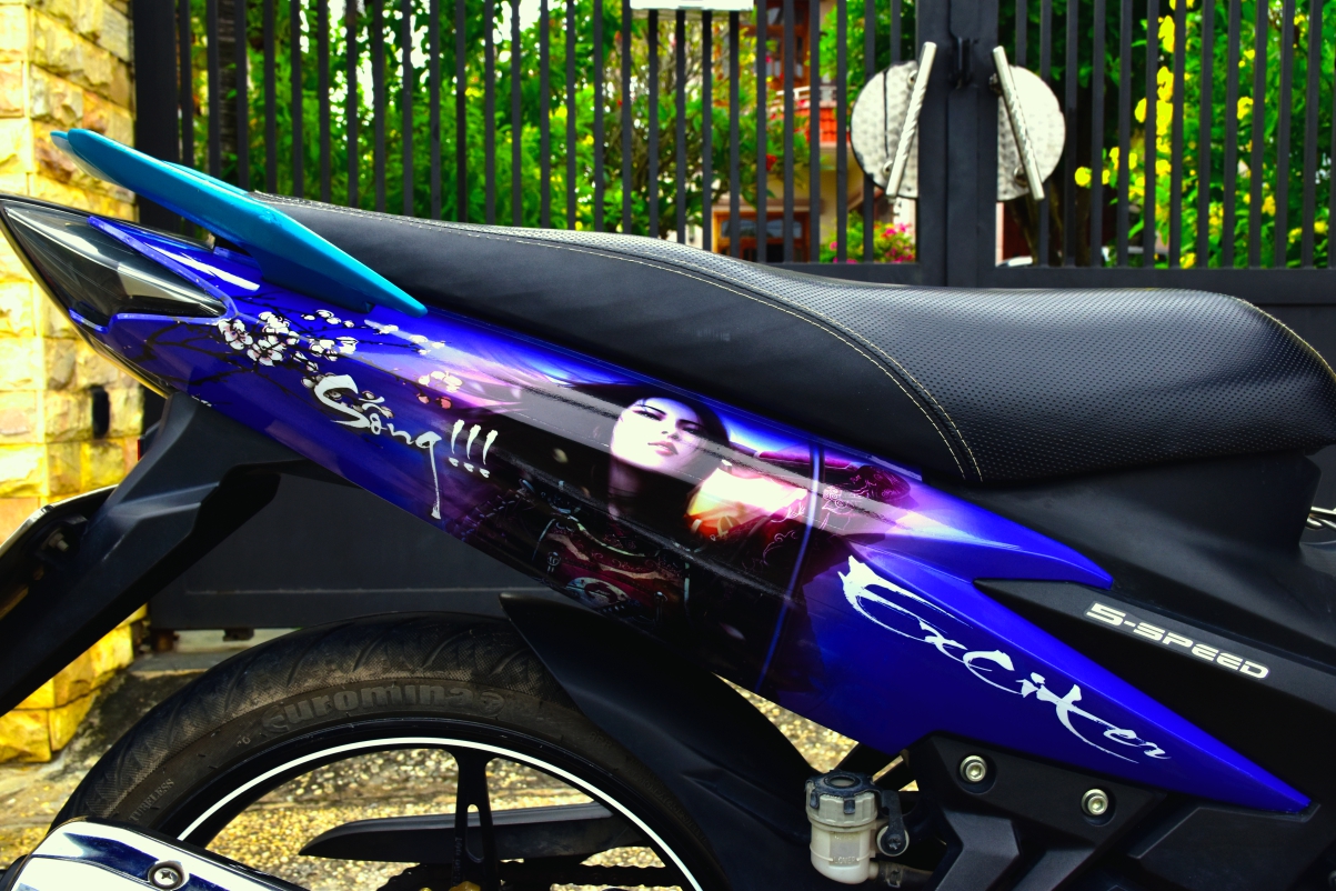 Tem Trùm Exciter 135 Samurai Xanh Trắng - E-0272
