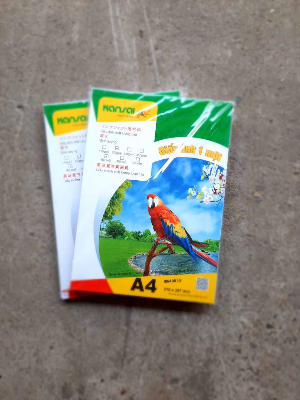 Giấy ganh bóng 1 mặt A4 250 gsm (vân bóng)