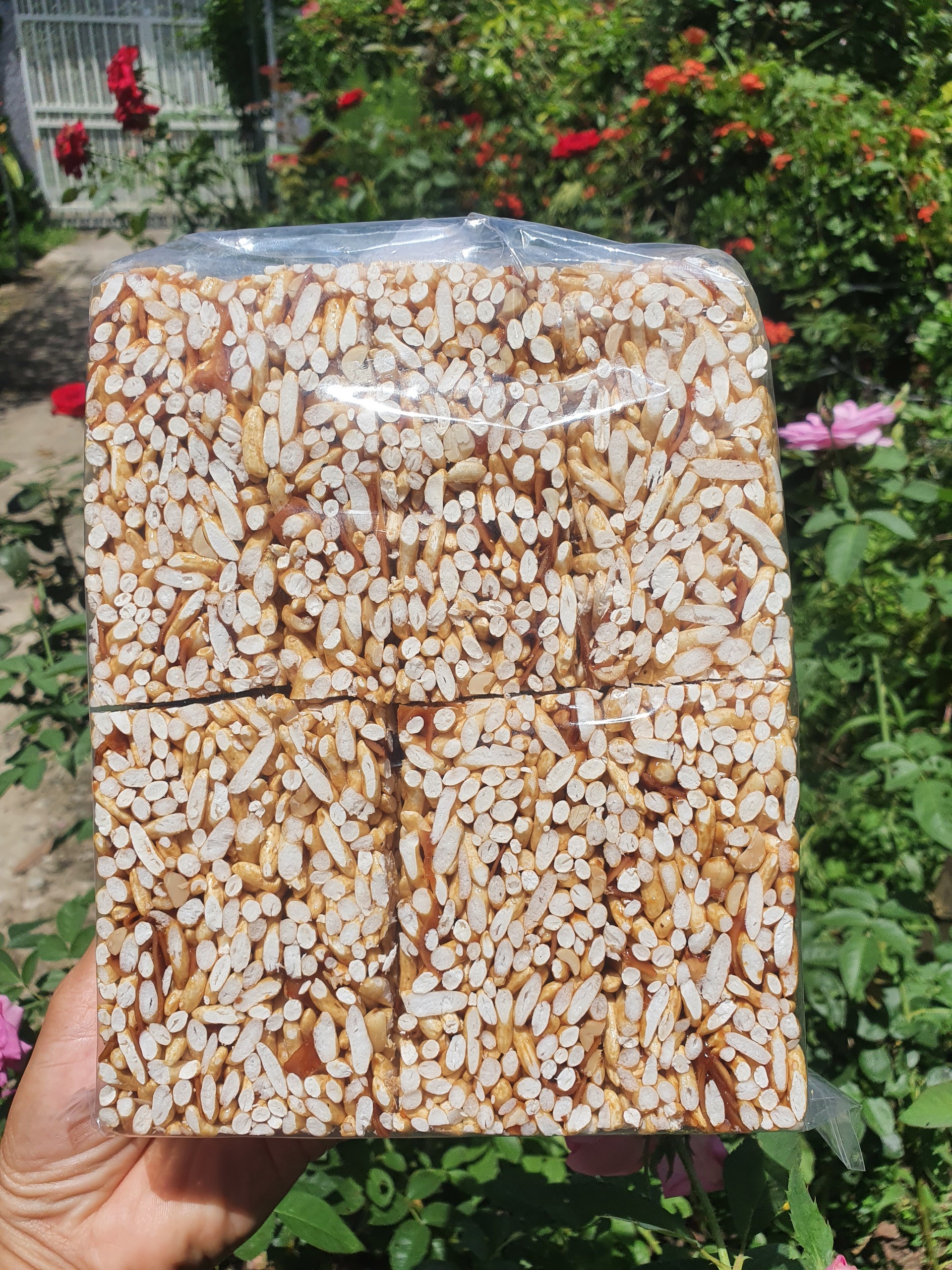 cốm gạo ngào đường thơm ngon