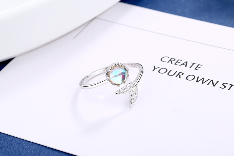 Nhẫn đuôi cá xà cừ xinh xắn
