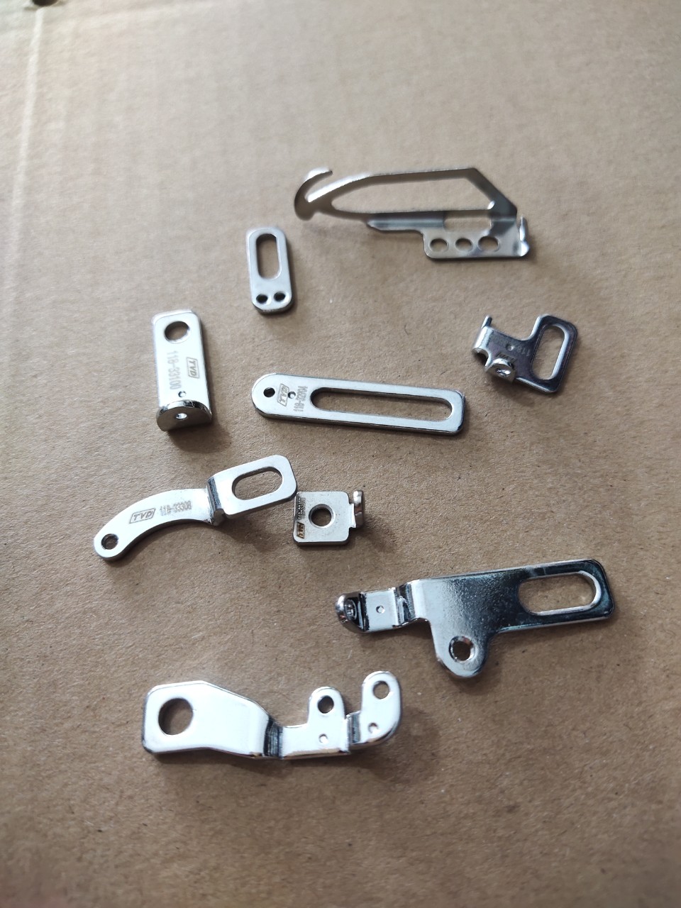 dẫn chỉ máy vắt sổ juki