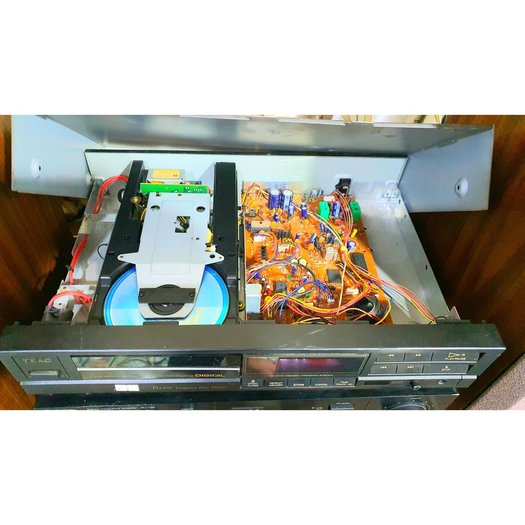 Đầu đĩa cd TEAC PD720