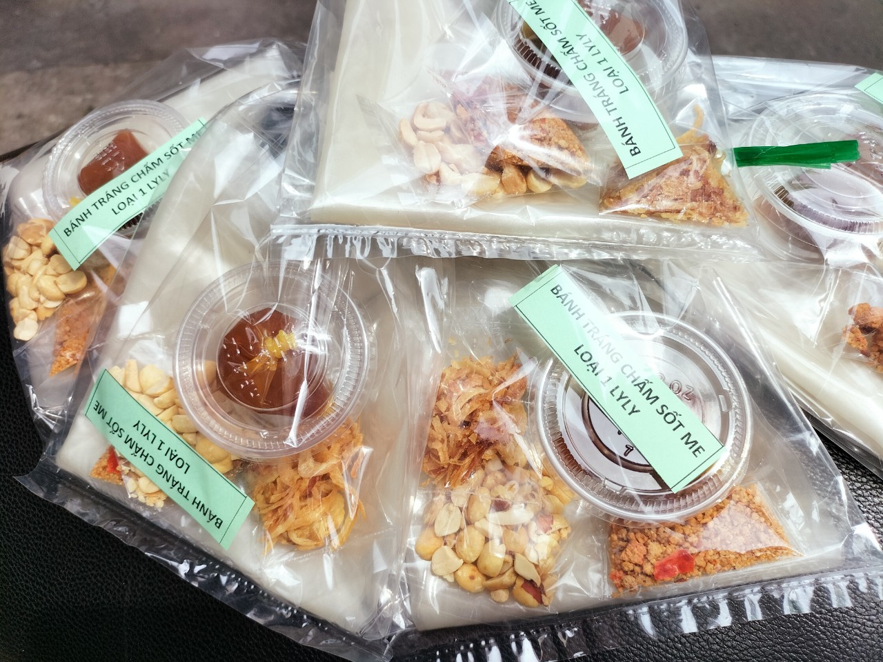 Combo 10bịch/5 bịch bánh tráng me phơi sương tây ninh