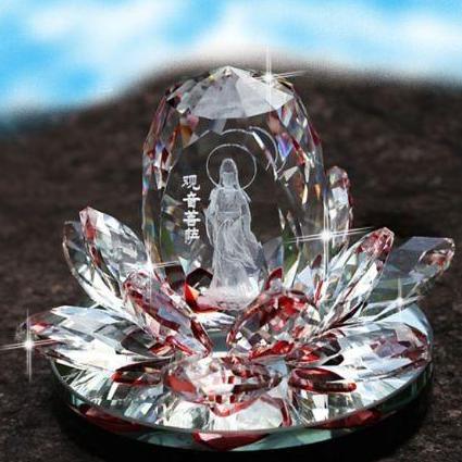 [HCM]TƯỢNG QUAN ÂM BỒ TÁT TRÊN ĐÀI SEN BẰNG PHA LÊ TRANG TRÍ TAPLO XE Ô TÔ