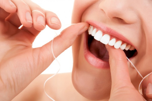 Chỉ Đôi Nha Khoa Oral-B Essential Menthol 100M (50m x 2)