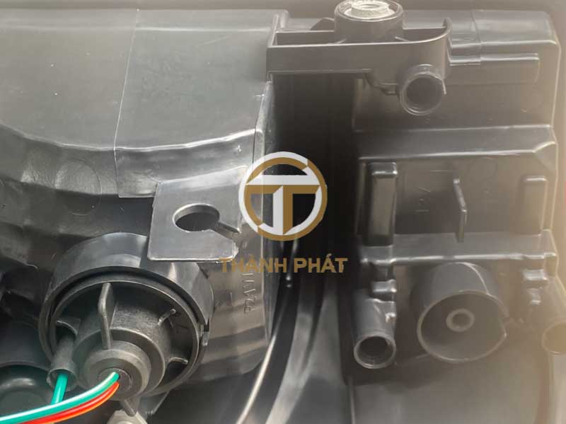 ĐÈN HẬU NISSAN NAVARA (NP300) 2016 - 2018