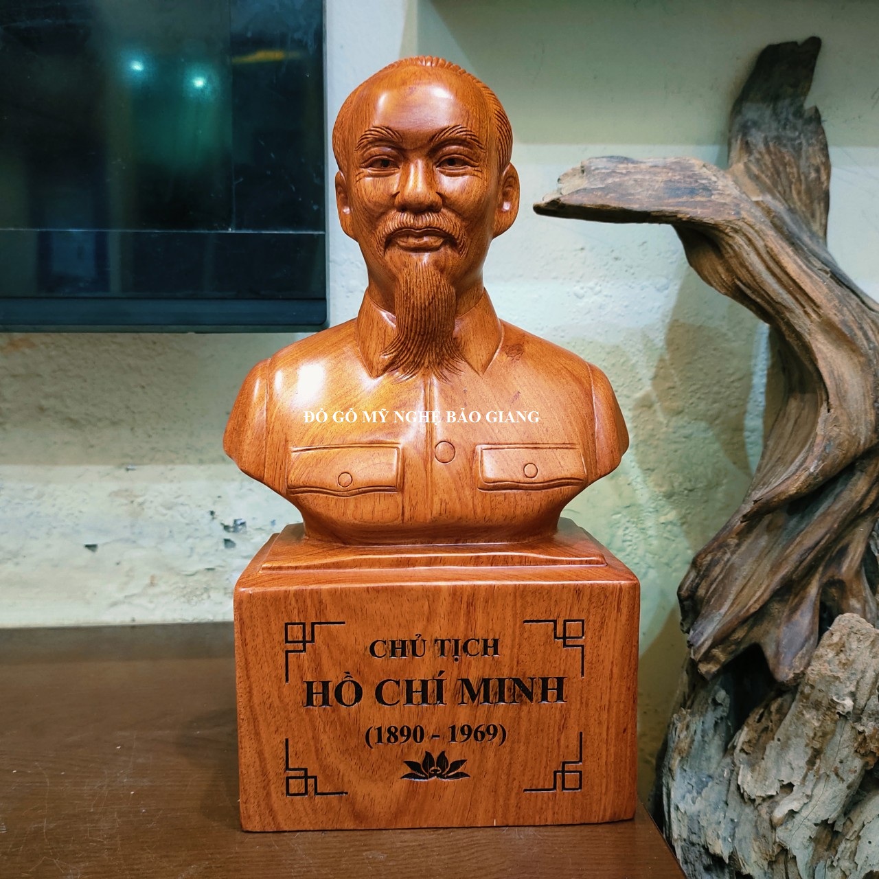 Tượng bán thân Bác Hồ gỗ hương cao 30 cm