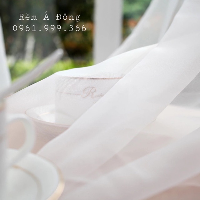Rèm voan trắng