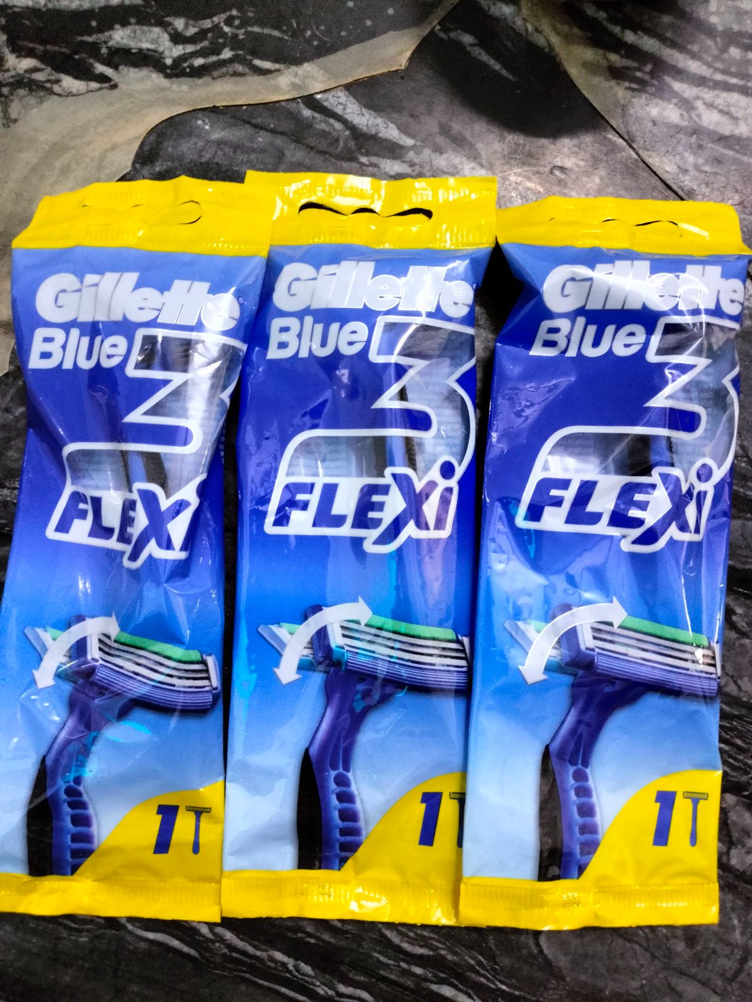 Dao cạo râu Gillette 3 lưỡi Flexi Blue 3 (dây 1/6 cây)