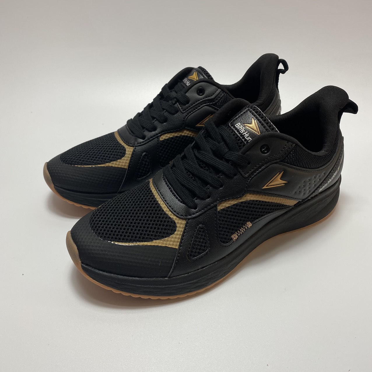 Giày thể thao nam bitis hunter DSMH067DEN