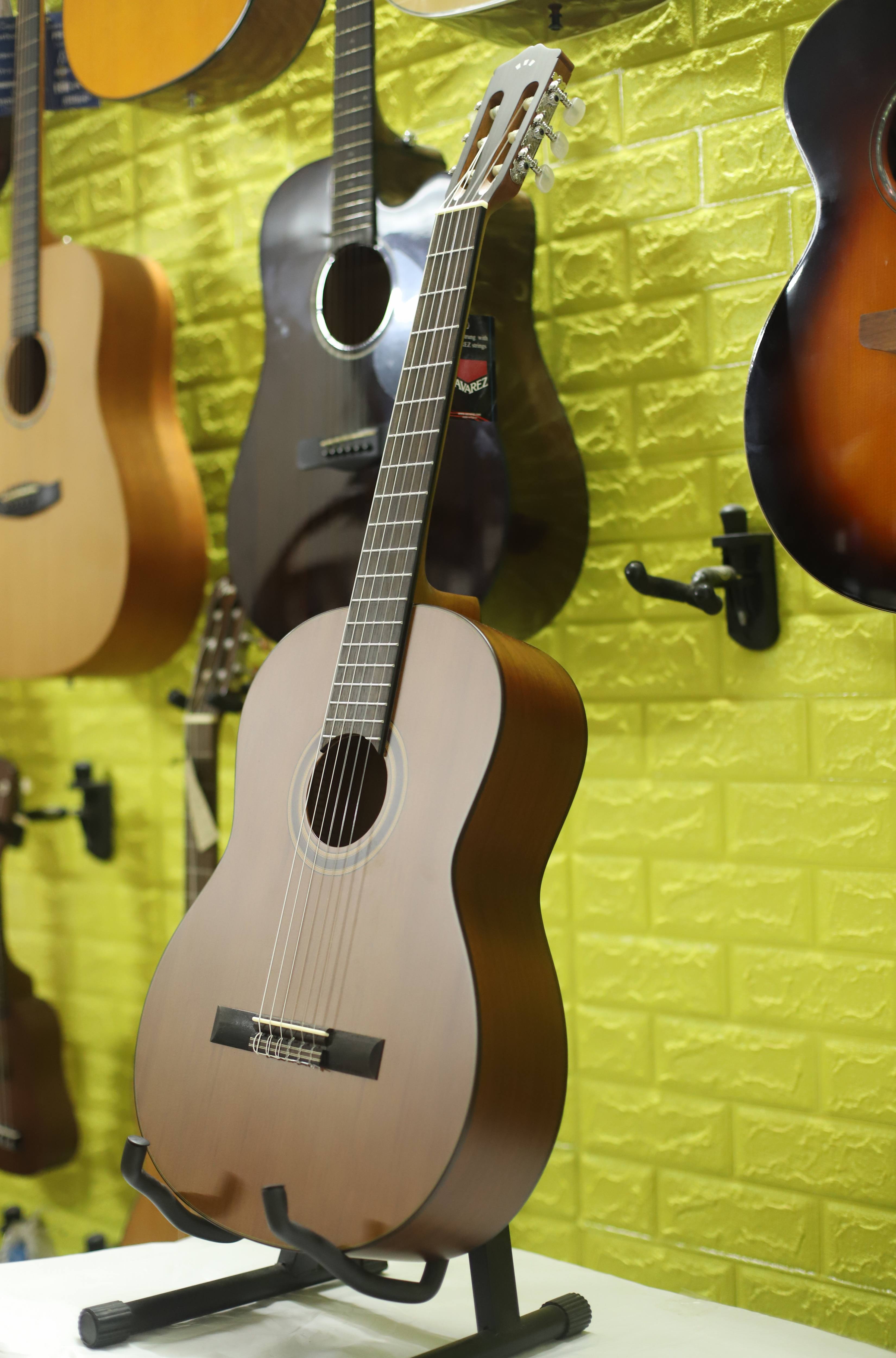 Đàn Guitar Classic Cordoba C3M ( tặng bao + 3 phím + capo )