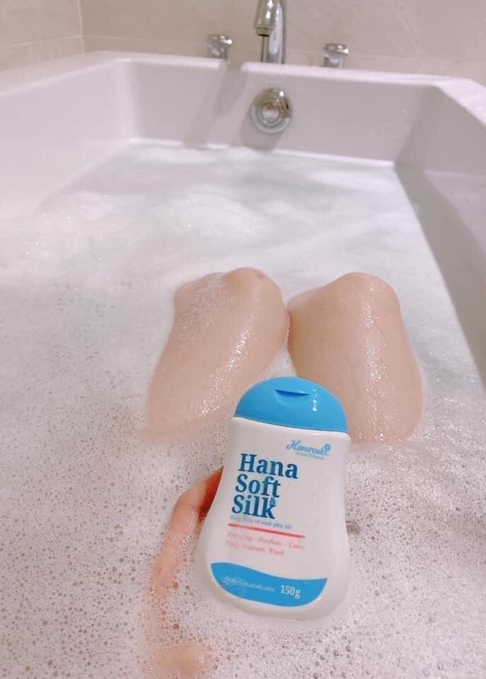 Nước rửa phụ khoa hana màu xanh