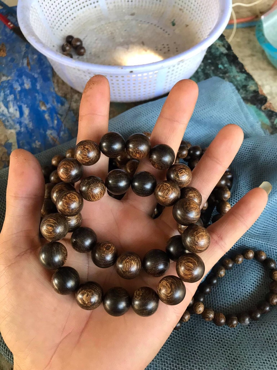 vòng gỗ trầm hương sánh chìm