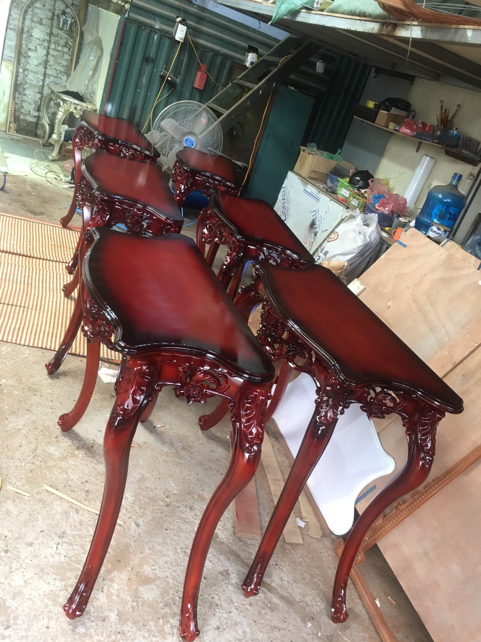 Bàn console tân cổ điển màu nâu đỏ