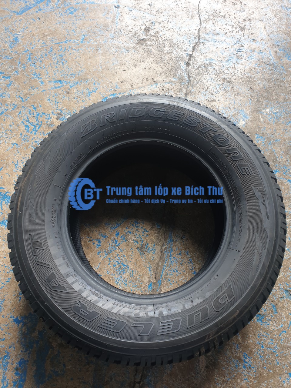 Lốp Bridgestone 265/65R17 D693 Thái