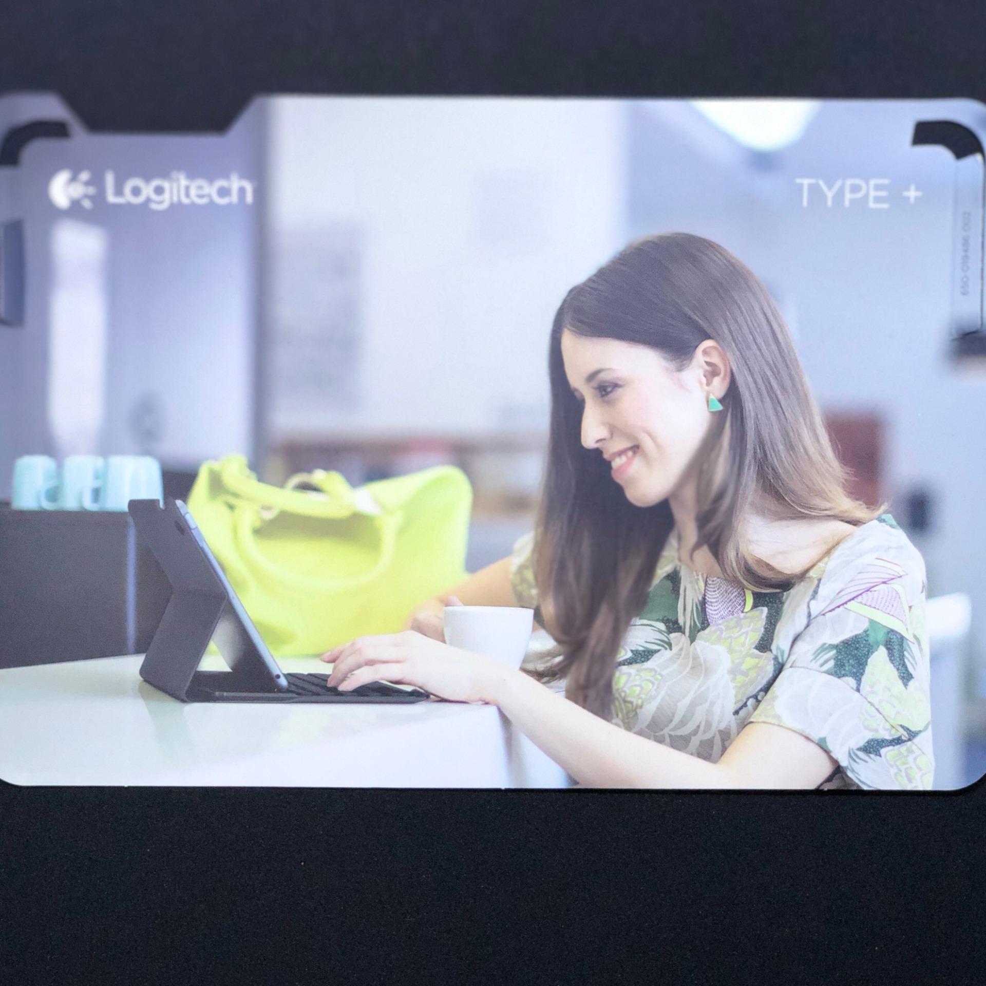 Bàn Phím iPad 6th 2018 Hiệu Logitech Type + Bluetooth Kiêm Bao Da Bảo Vệ Mới Full Box