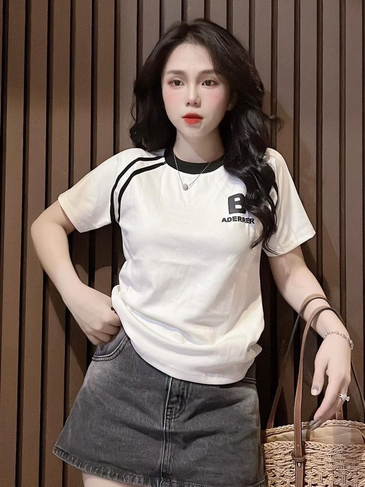 Áo thun dáng ôm nhẹ babytee hai sọc trước