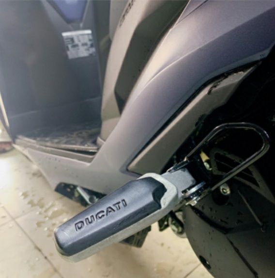 [HCM]gác chân kiểu ducati gắn các loại xe