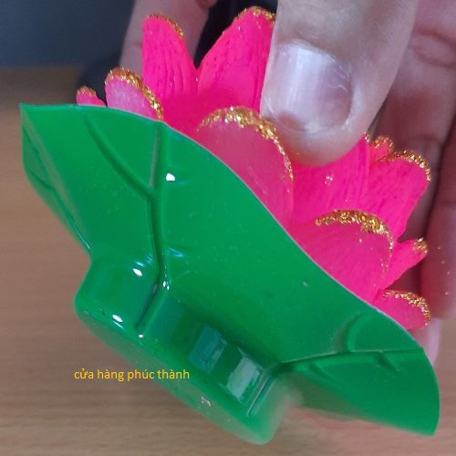 sáp nến hoa bông sen nở