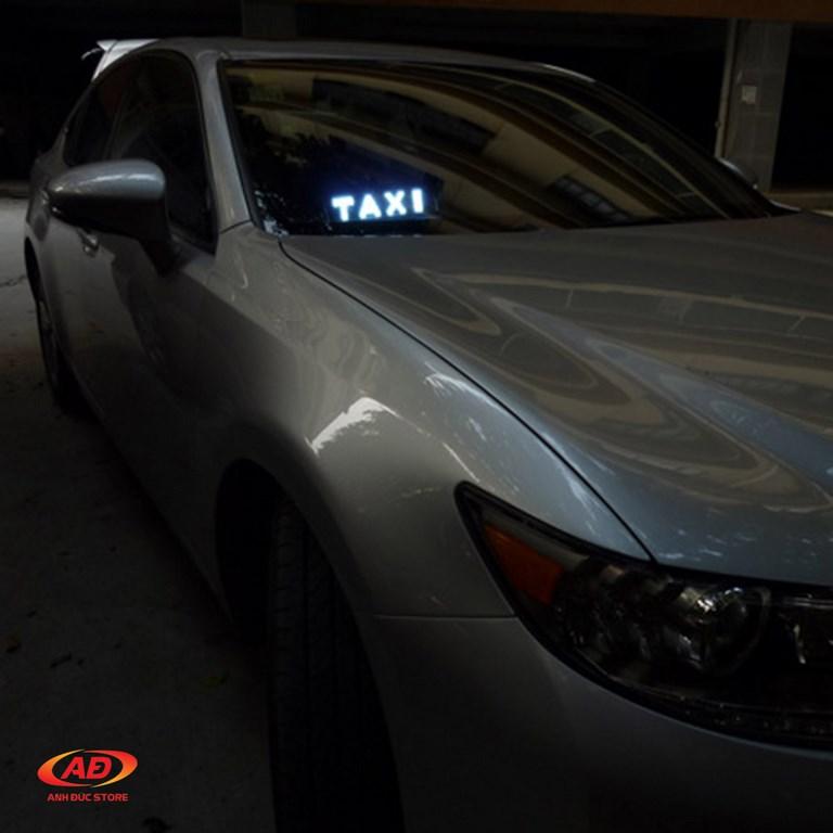 Đèn Led TAXI trên kính lái