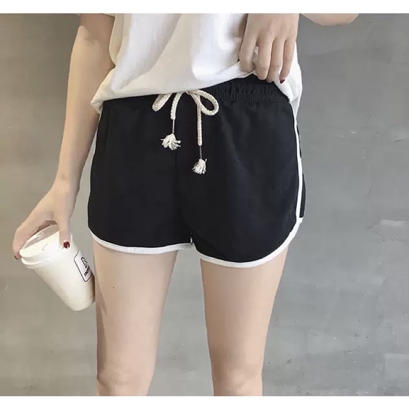 Quần thể thao nữ dạng short viền thời trang
