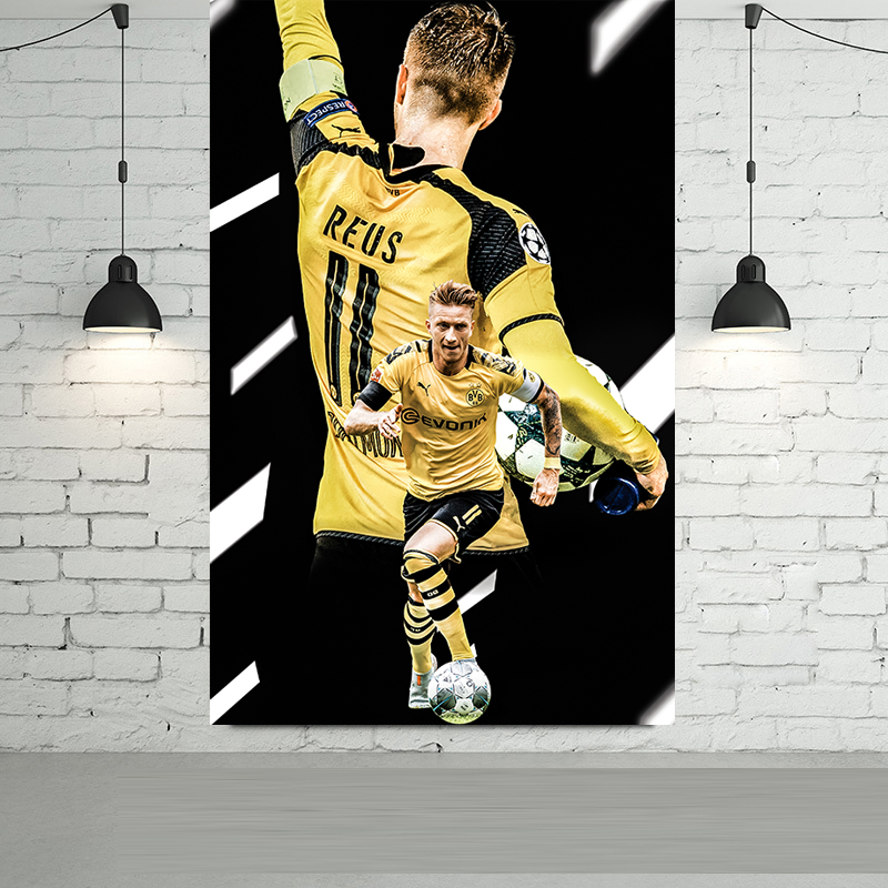 Decal dán tường cầu thủ bóng đá