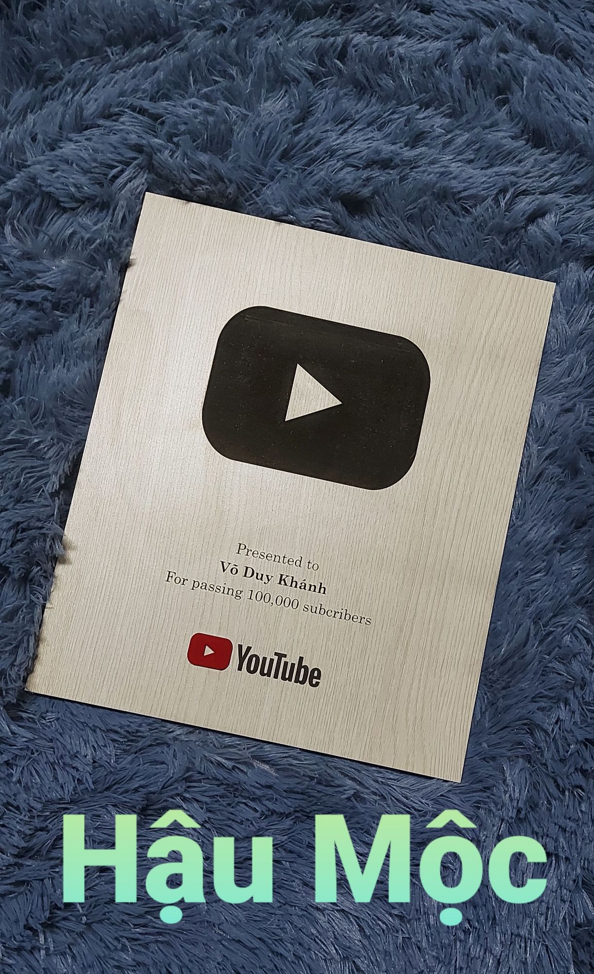 Nút bạc Youtube gỗ