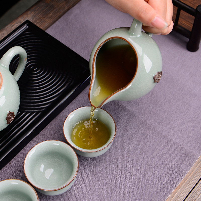 Bộ ấm chén sứ men rạn Cảnh Đức