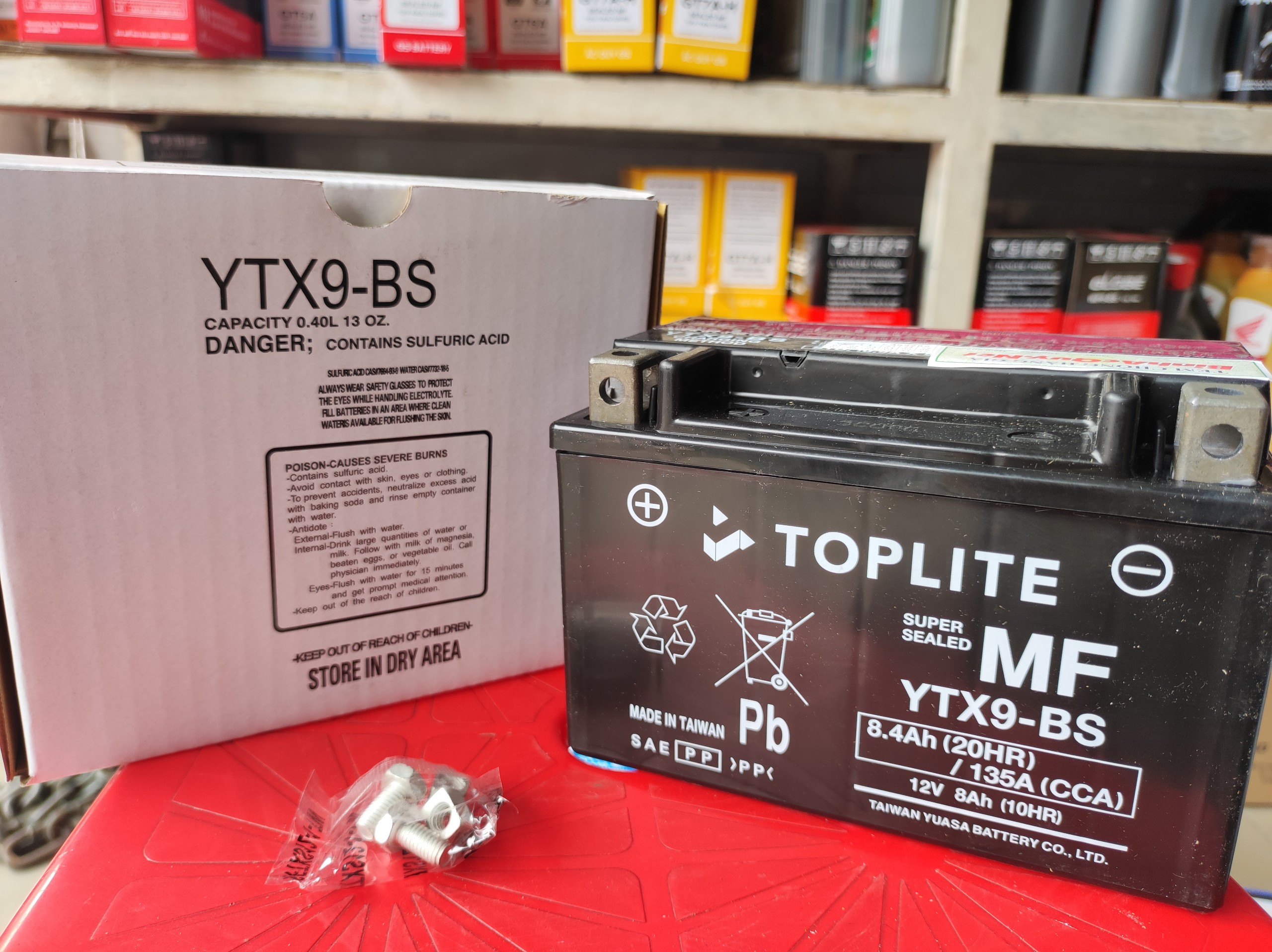 Bình Ắc Quy Toplite YTX9-BS (12V-8AH) cho xe Vespa, Spacy