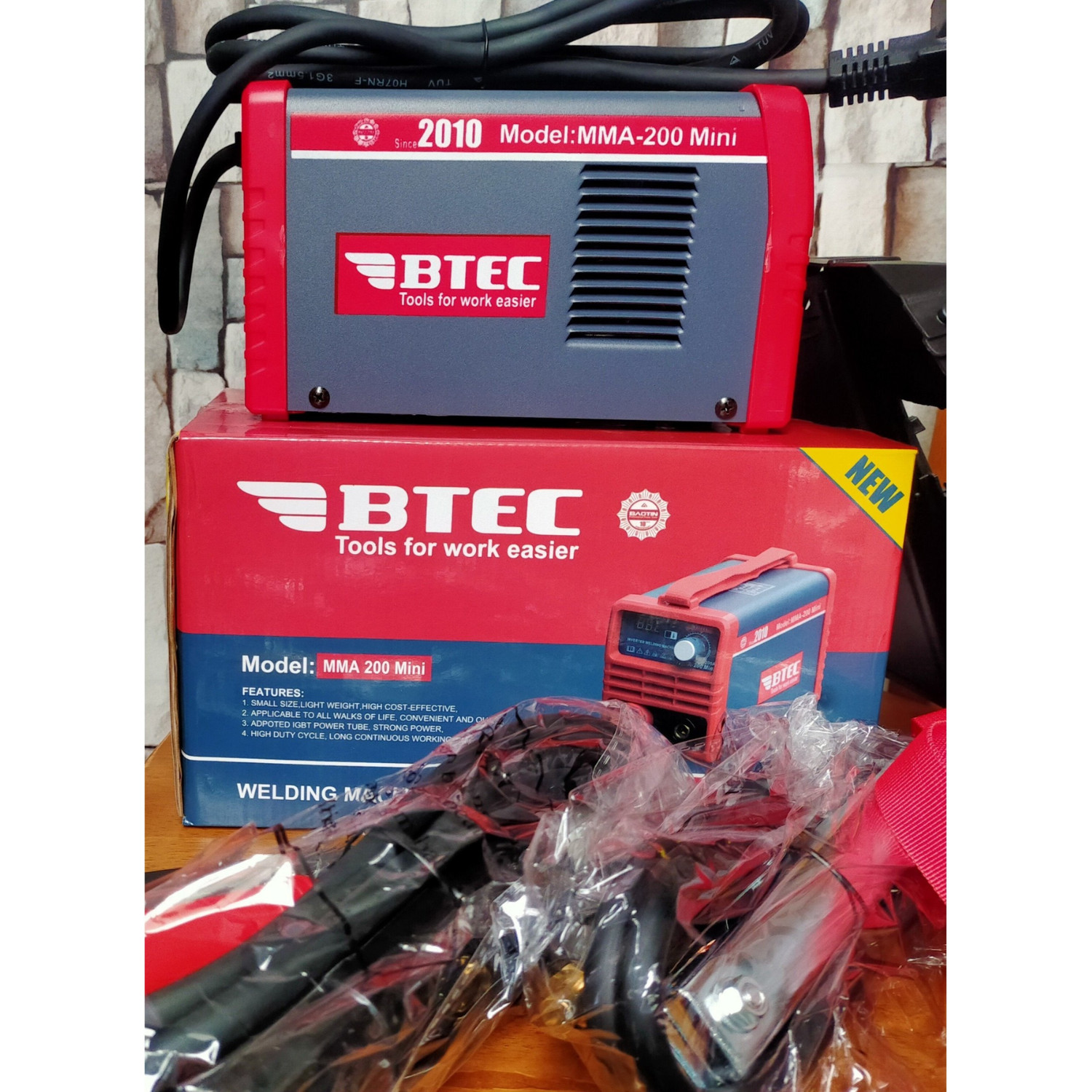 Máy hàn BTEC MMA-200 Mini kéo 3.2 ly, bảo hành 18 tháng