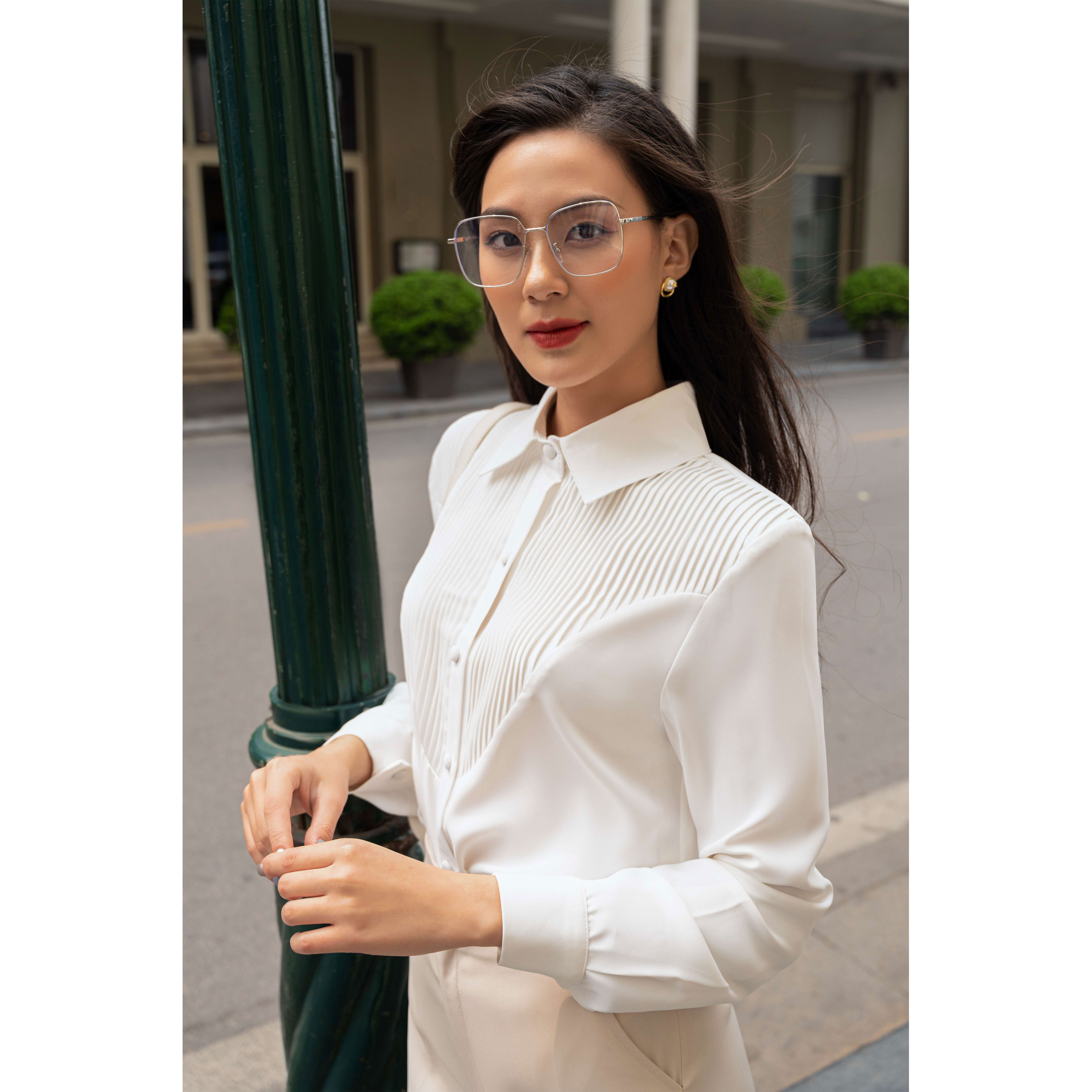 Sơ mi trắng cổ xếp ly 03SHI222 - MAIIMER