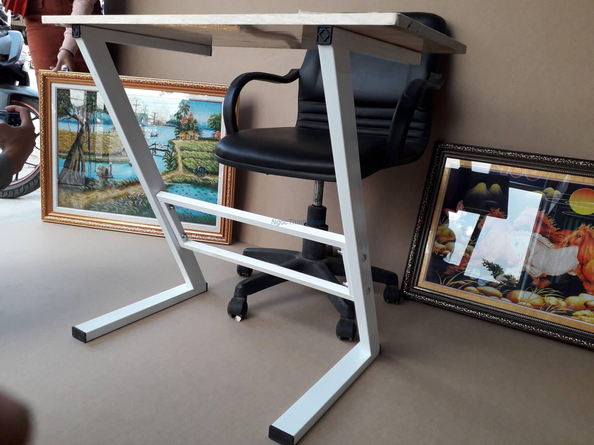 Bàn ghế học sinh