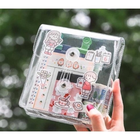 Túi trong suốt đựng đồ dùng cá nhân như mỹ phẩm, đồ dùng học tập rất tiện dụng