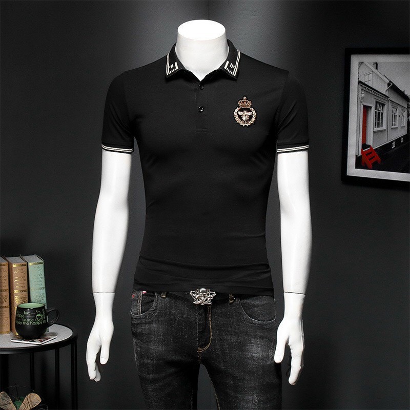 [HCM]ÁO THUN NAM CỔ BẺ MÀU ĐEN THÊU LOGO CỰC ĐẸP  CHẤT COTTON MỀM MỊN CAO CẤP THỜI TRANG LỊCH LÃM THỎ TÂY SHOP94 PL200