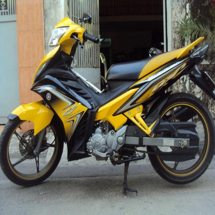 Vỏ Bọc Xe máy Đa năng màu Vàng Đen