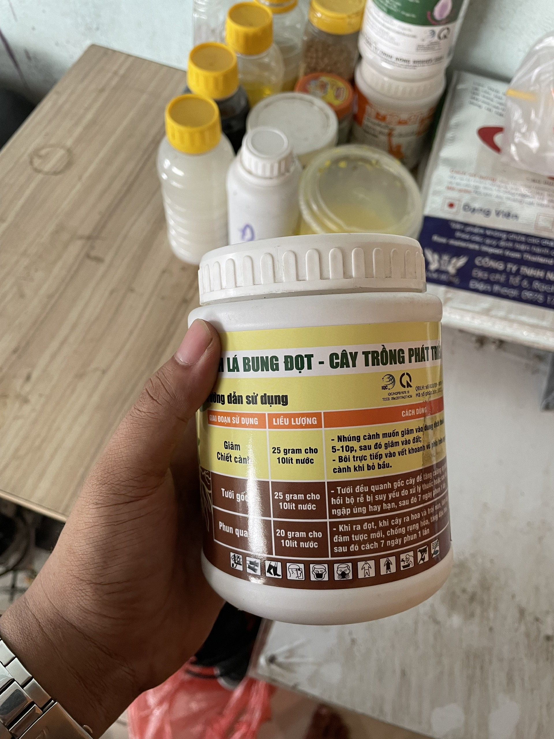 Phân bón Kích Rễ Cực Mạnh Kr52