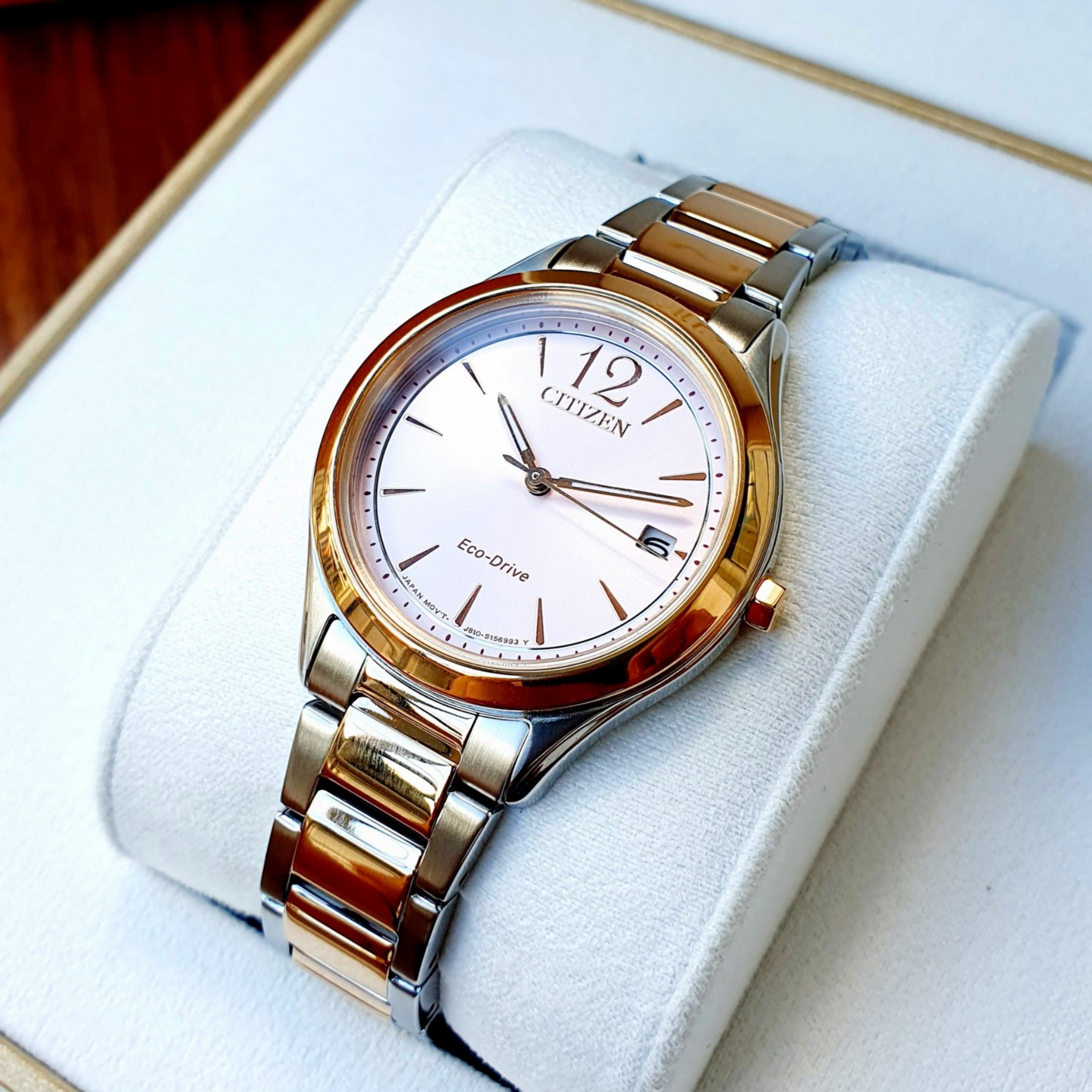 Đồng hồ Nữ Citizen Eco Drive FE6126-80X Mặt trắng,Lịch ngày-Năng lượng ánh sáng-Dây kim loại mạ vàng cao cấp-Size 33mm