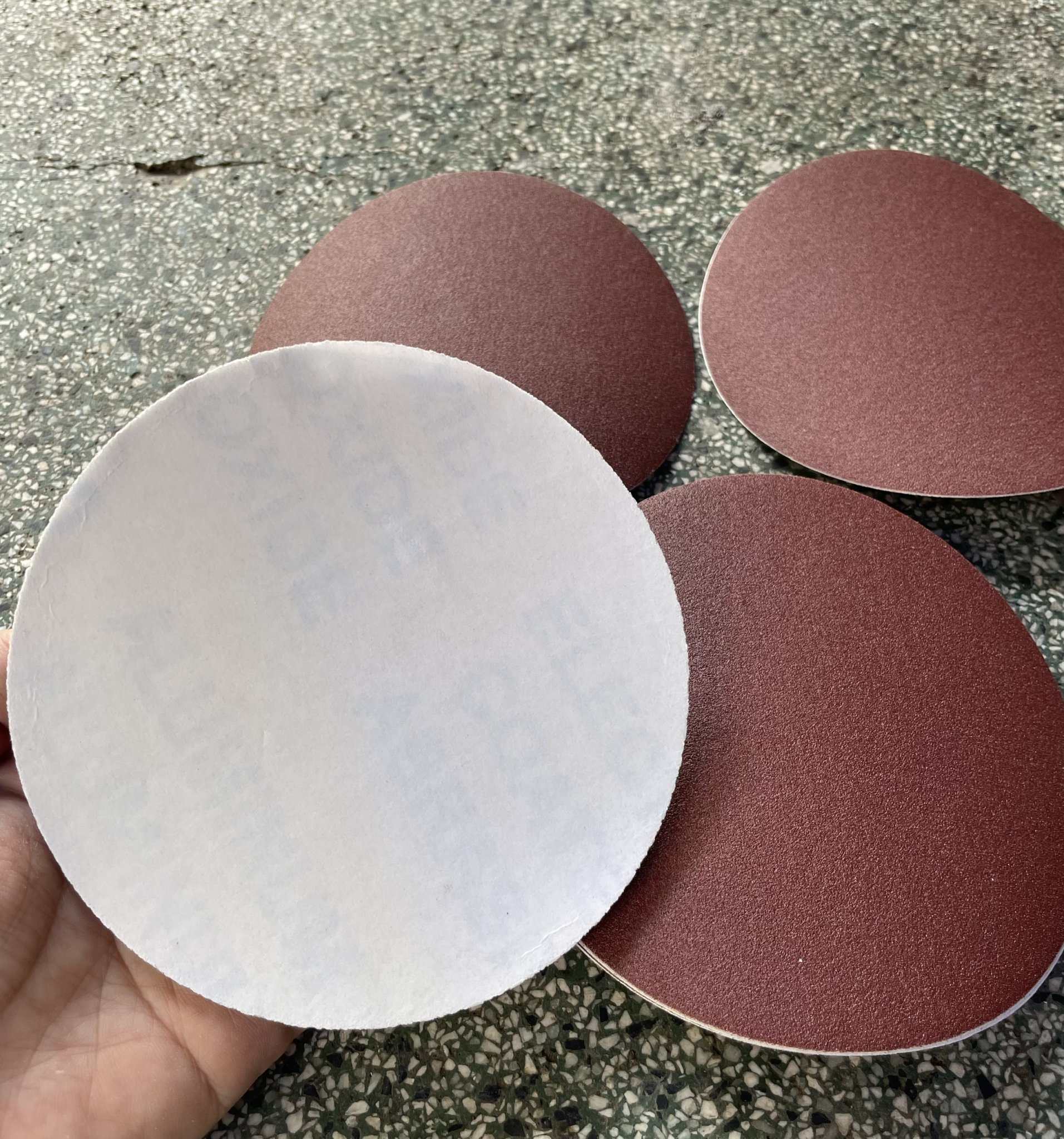 Nhám tròn 125mm ( 5 inch ) dán keo- 1 hộp 100 tờ