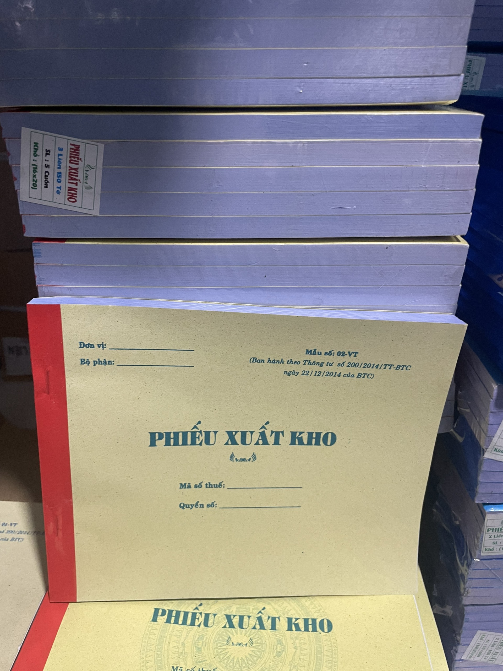 (1 Quyển) Phiếu xuất kho 3 liên A5 (150 tờ) khổ 16x20