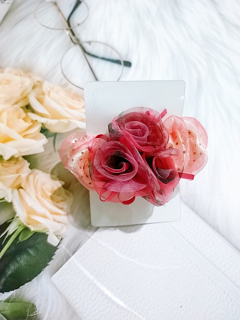 Cột tóc scrunchies đính đá xinh xắn