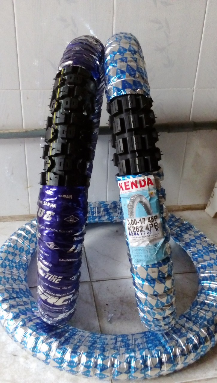 Lốp gai vuông Trial KENDA 3.00-17