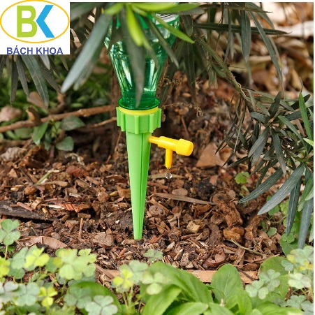 Set 10 cái đầu tưới nhỏ giọt điều chỉnh được sử dụng với chai nước tự chế
