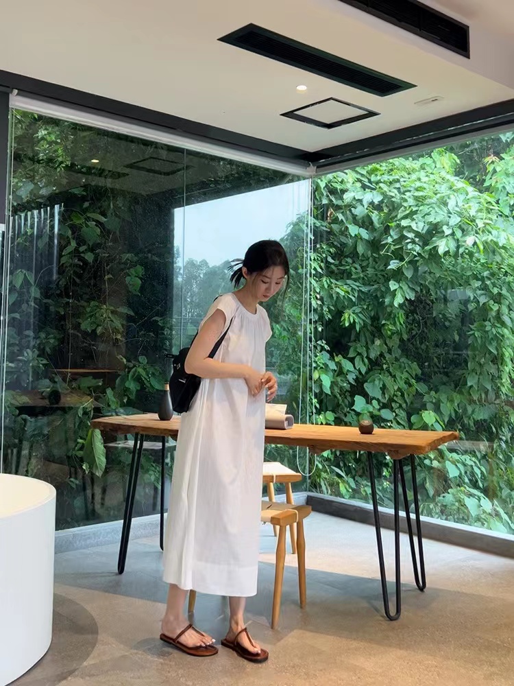 Váy tay bồng cổ vuông hàng quảng châu