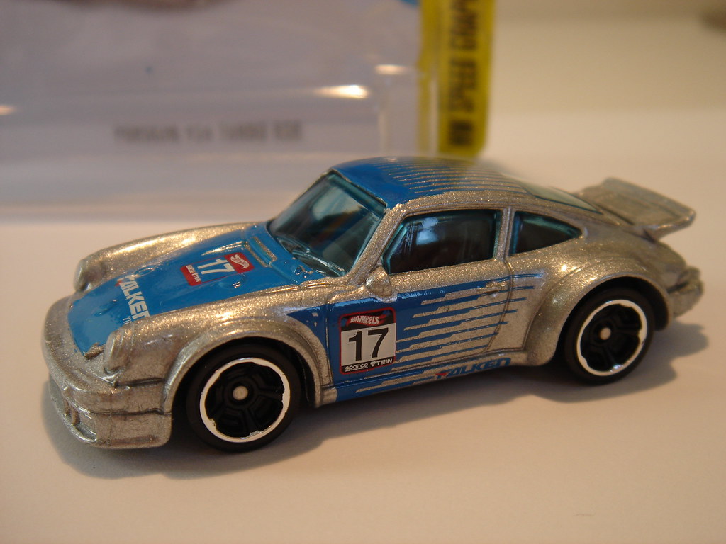Mô Hình Siêu Xe Hotwheels Porsche