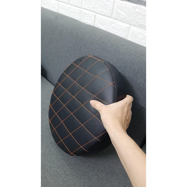 Ghế đôn xoay ngồi có bánh lăn chắc bền .