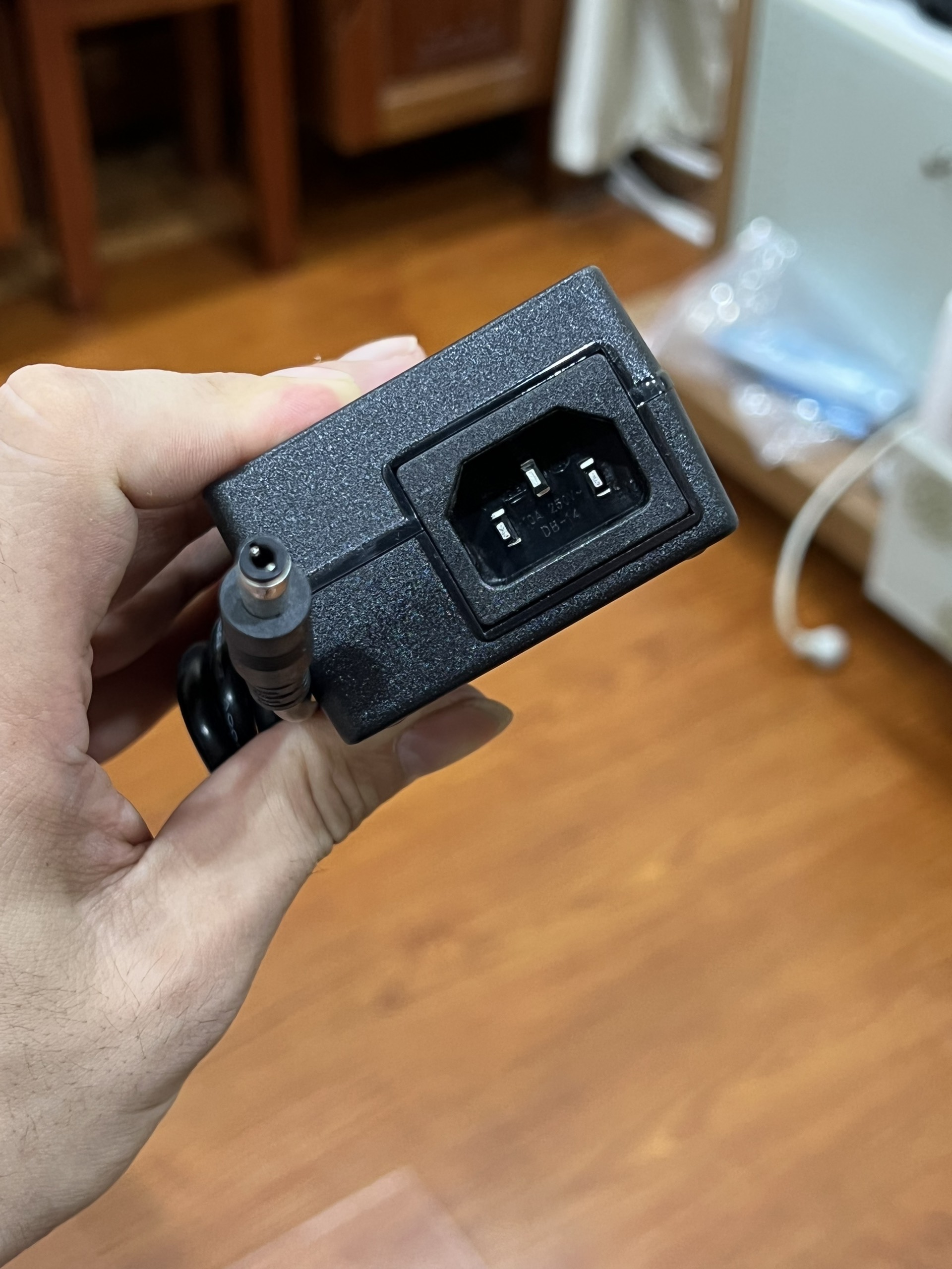 Nguồn Adapter 12v 10a 120w