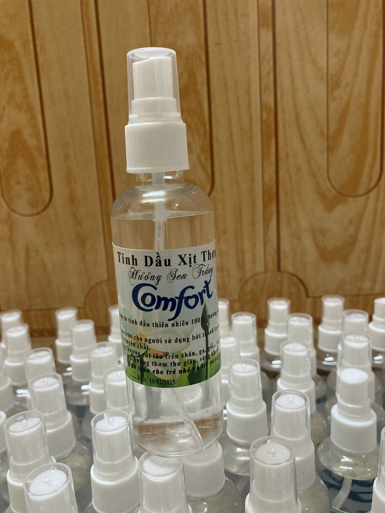 Tinh dầu xịt thơm comfort 100ML