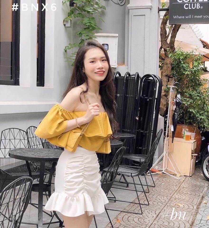 Áo bẹt vai tay loa nữ tính