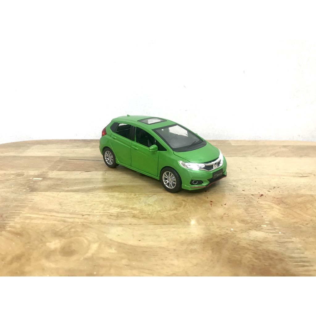 Mô hình xe Honda FIT _ Tỷ lệ 1:32