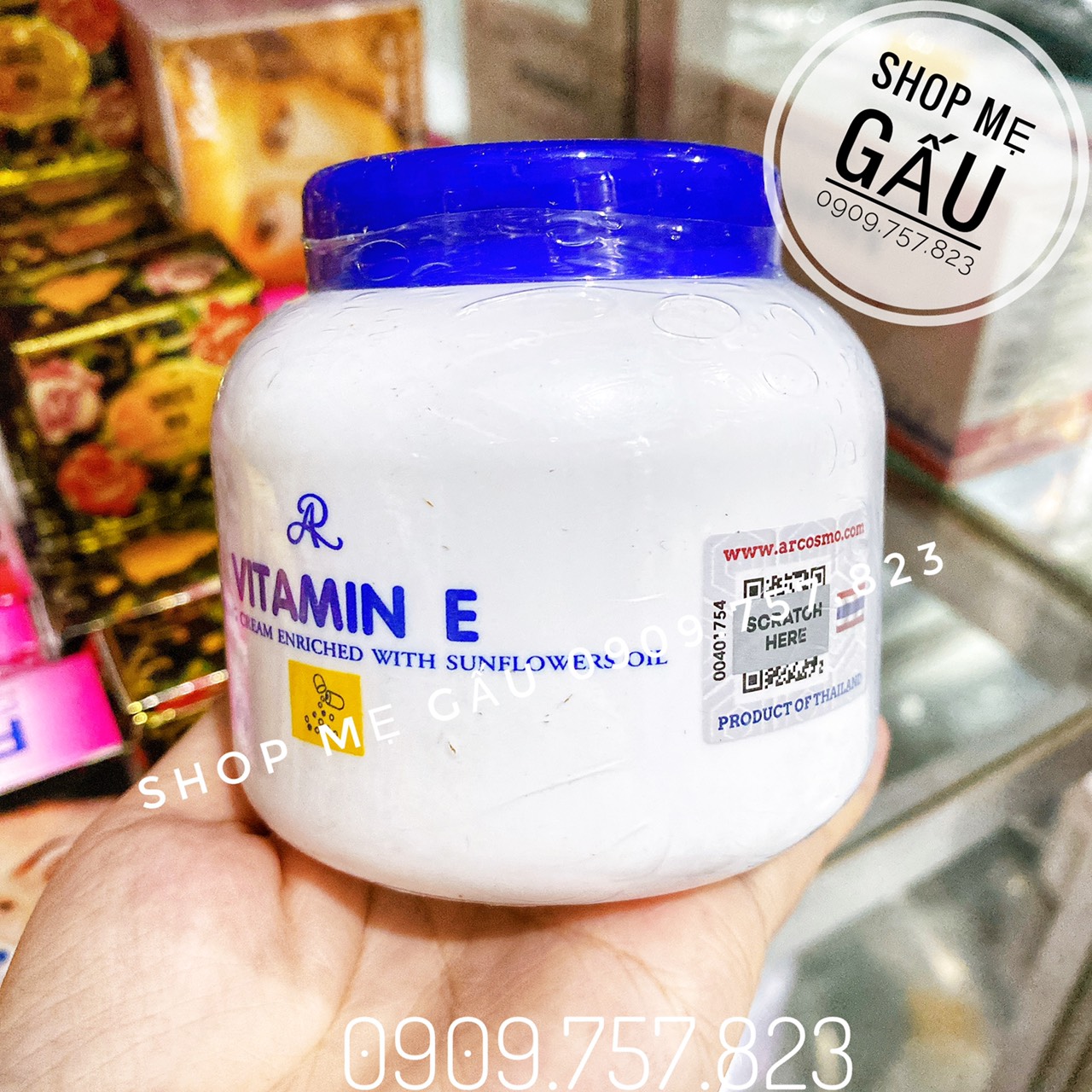 Kem dưỡng ẩm Aron Vitamin E nắp xanh 200g